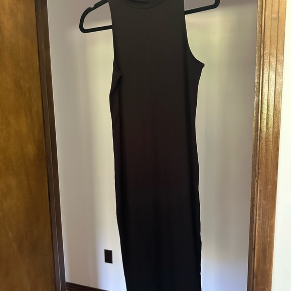 Banana Republic Ribbed Black Top - Picture 3 of 3